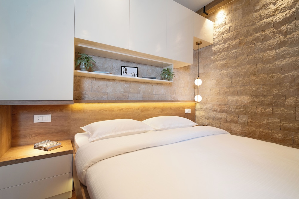 شقة بسرير كوين بإطلالة على الحديقة بشرفة بغرفة نوم واحدة، Apartments 42 North 3/5