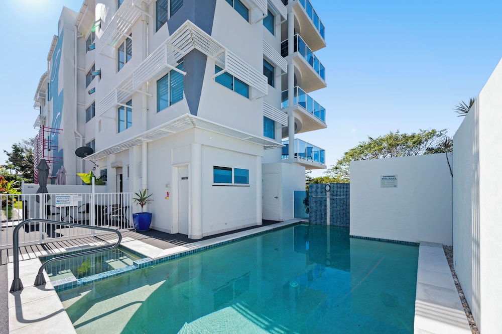 Koola Beach Apartments 8/63