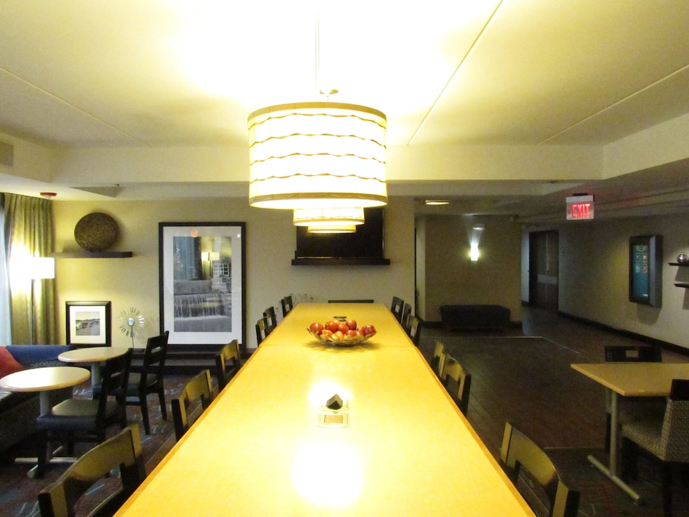 Hampton Inn Chicago-O'Hare International Airport 57/79
