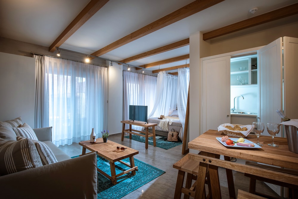 Omiros Boutique Hotel 38/59