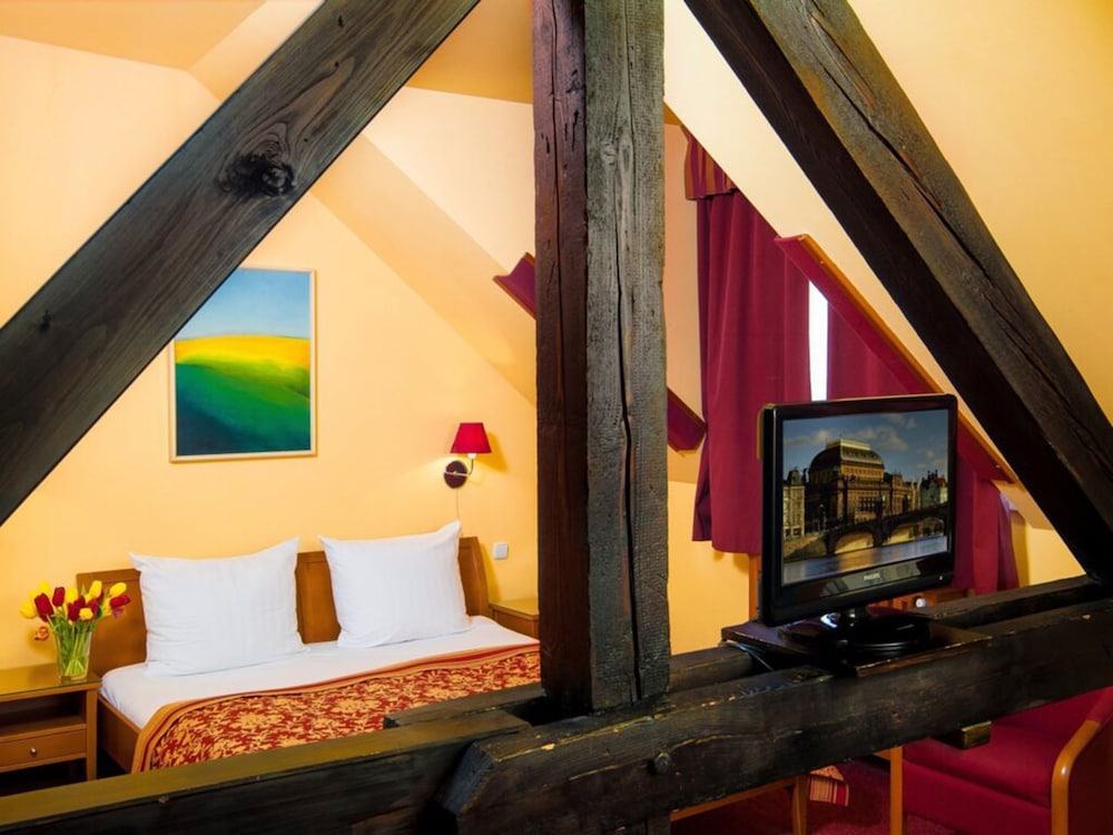 Hotel Cloister Inn 7/46