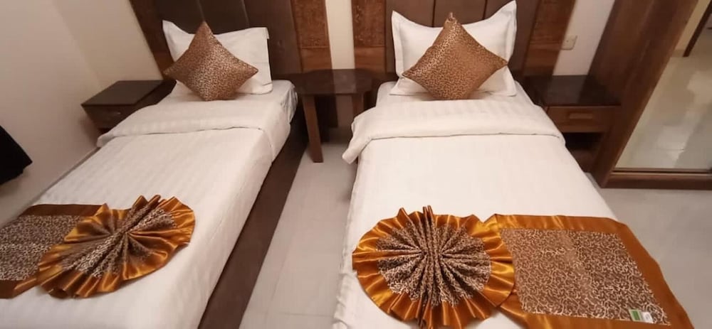 ايوان الاندلسية(Iwan AlAndalusia hotel suites Alrehab) 13/30