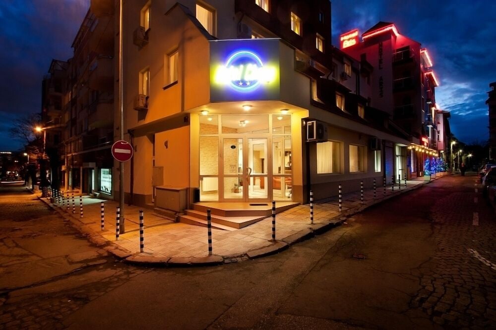 Hotel Cheap 30/34