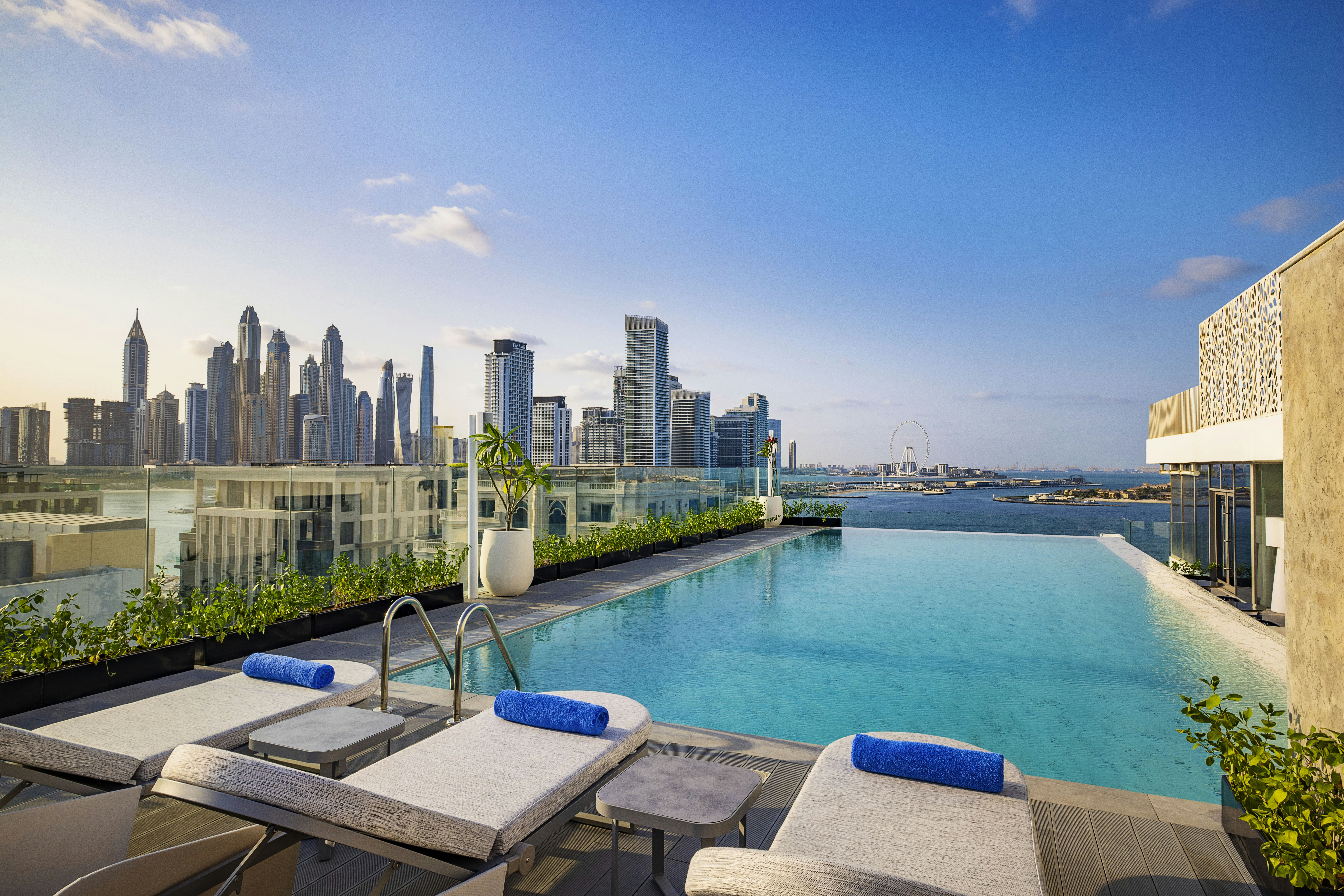 Tumbi Hotel Dubai The Palm, Tapestry Collection by Hilton 52/54