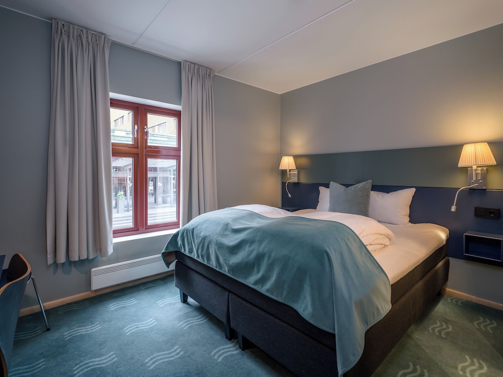 Compact, Double Bed
