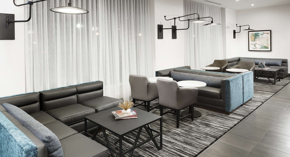 Hyatt Place Lubbock 36/54