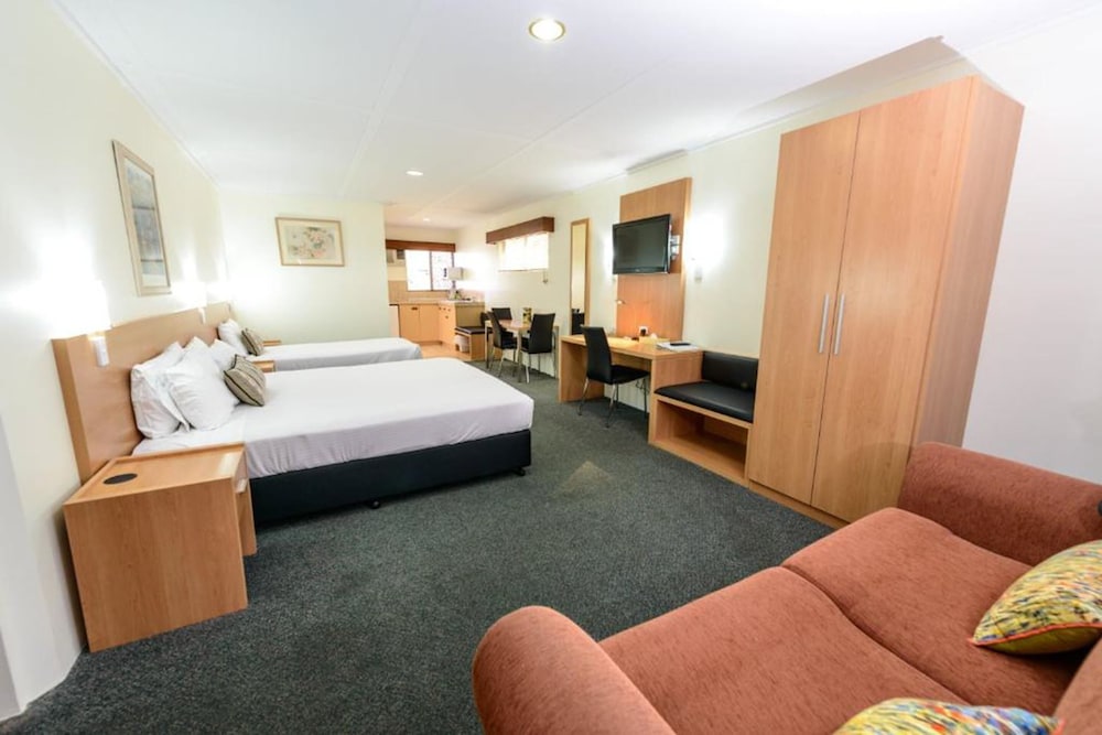Country Comfort Bundaberg 32/74