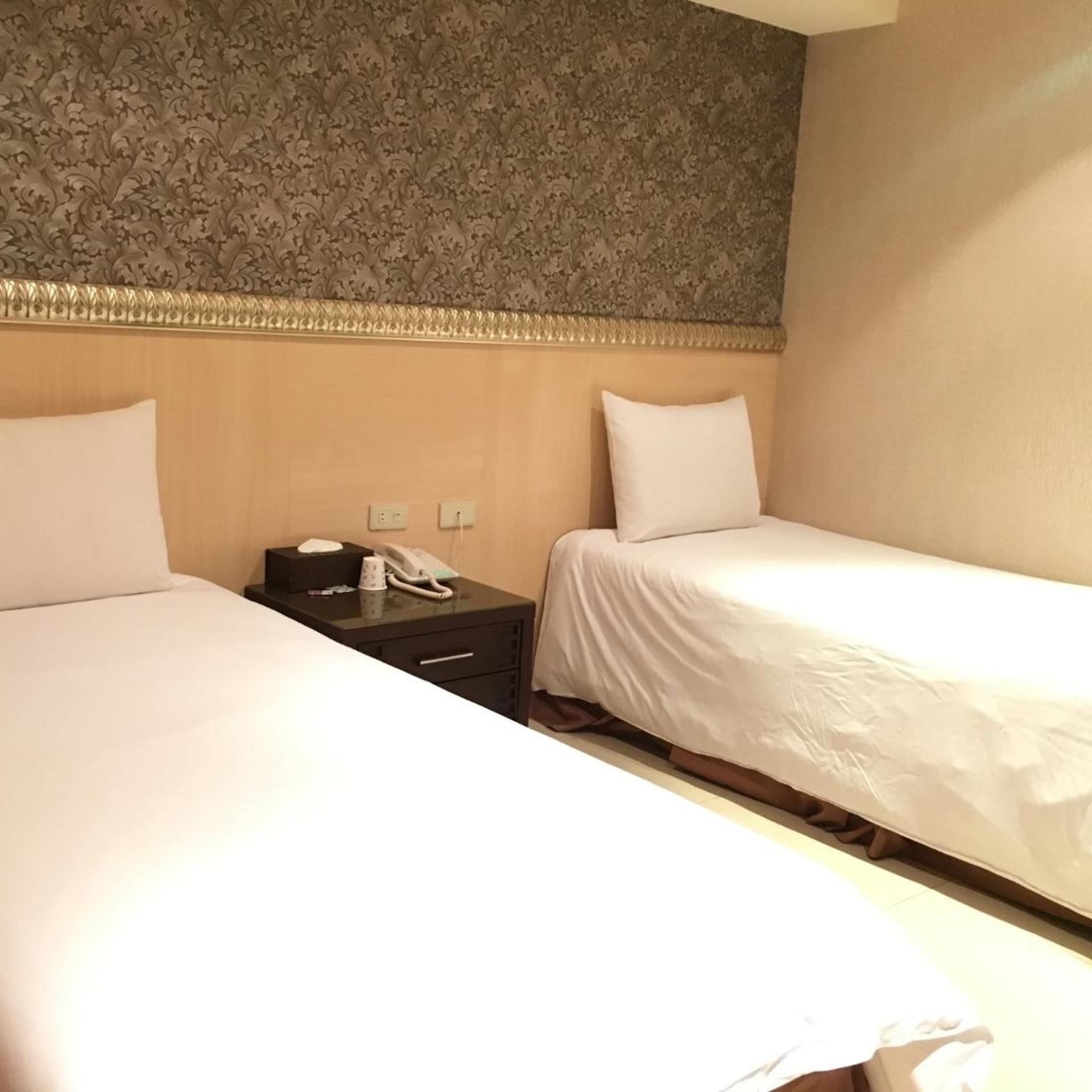 Daylight Hotel 8/33