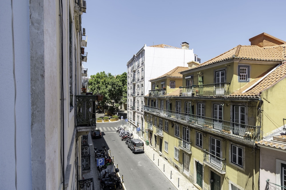 Hygge Lisbon Suites Estrela 2/27