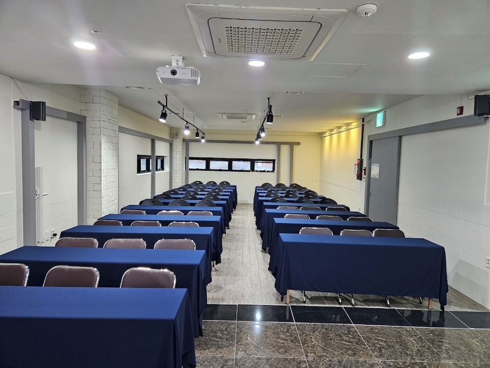 Haema Hotel 56/61