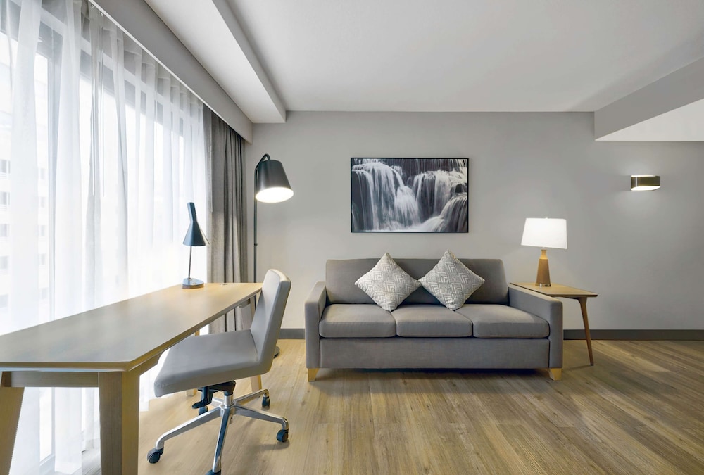 DoubleTree by Hilton Davenport 37/57