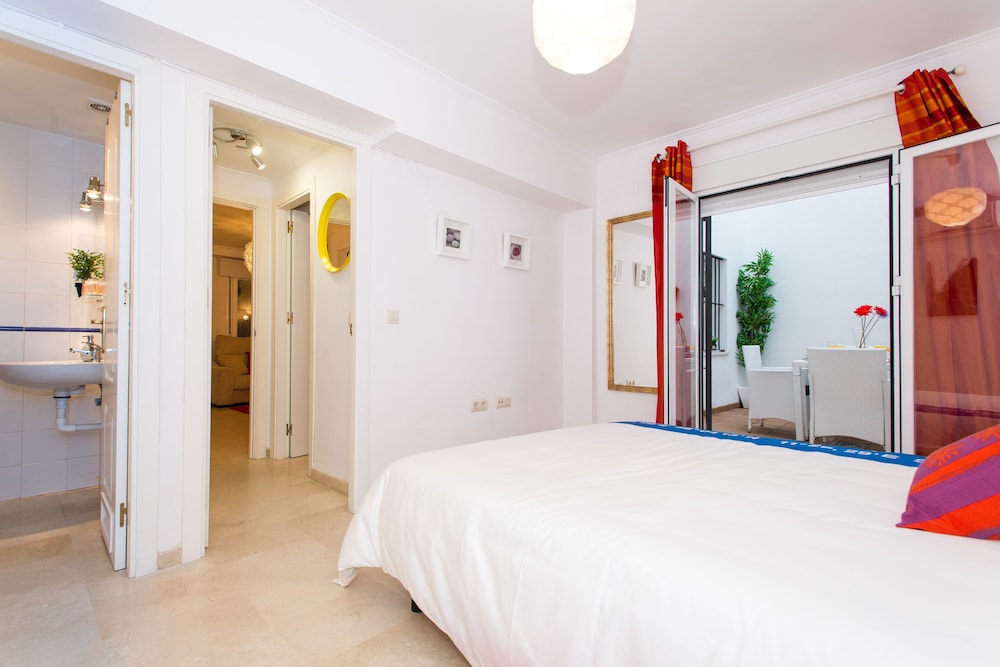 The Zentral Suites & Apartments 26/75