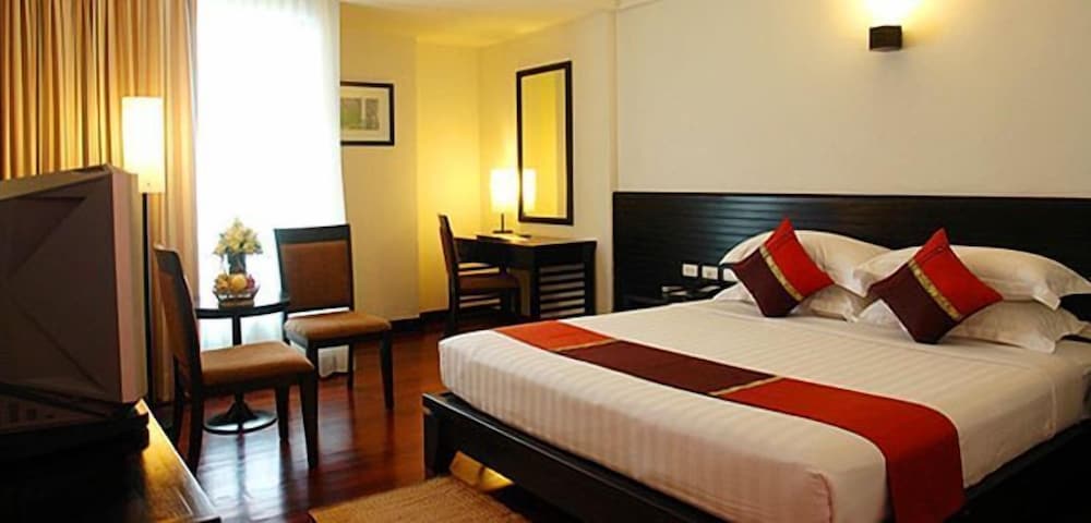 Anand Villa 17/50