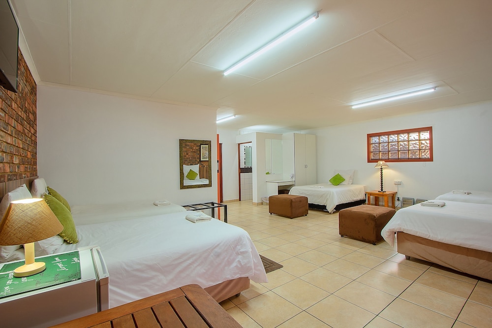 Airport Game Lodge 32/81