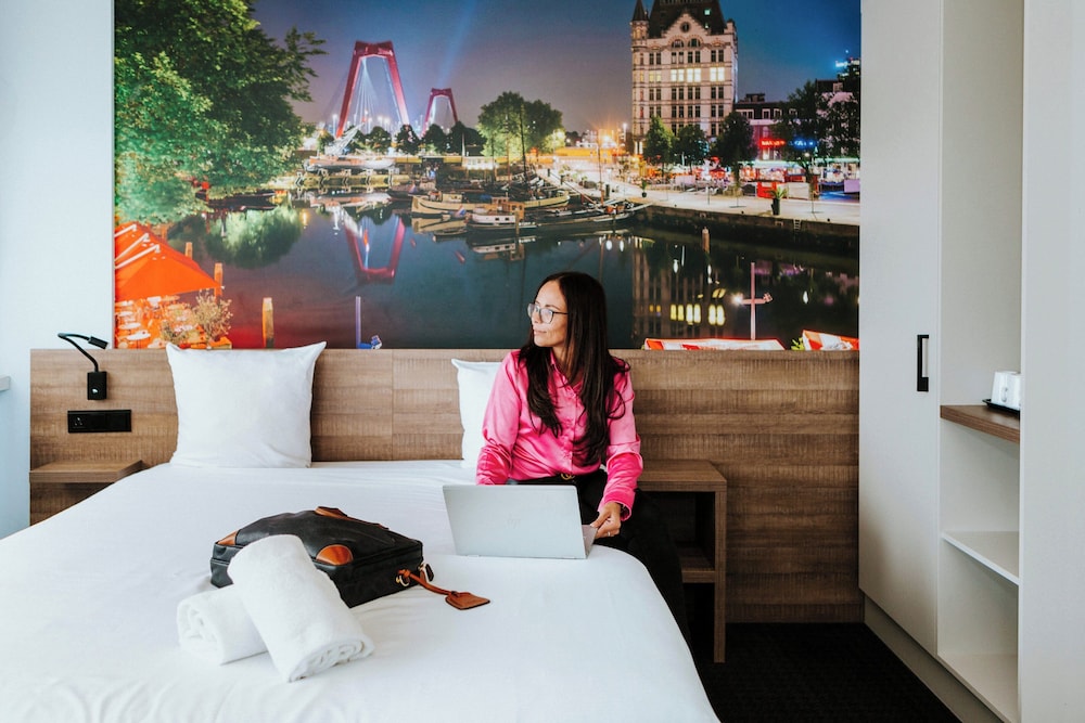 Rotterdam Teleport Hotel 54/63