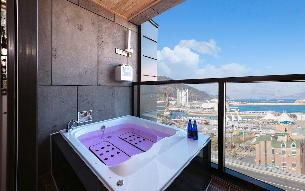 Yeosu Paradise Spa Pension 26/50