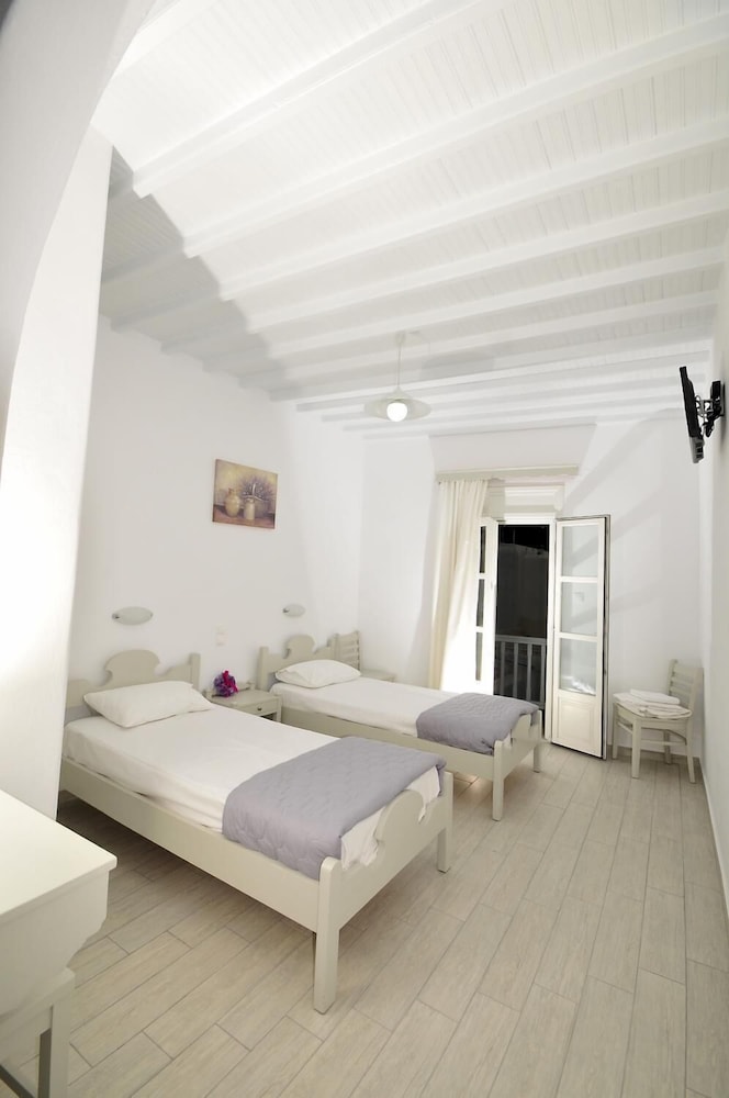 ROOM, TRIPLE