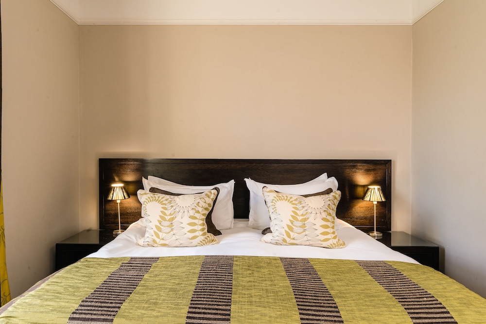 Forest Lodge Hotel, BW Signature Collection 8/40
