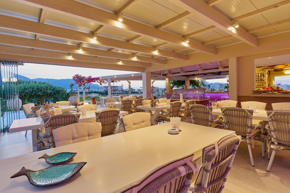 Golden Bay Apartments-Garden Haven 72/87