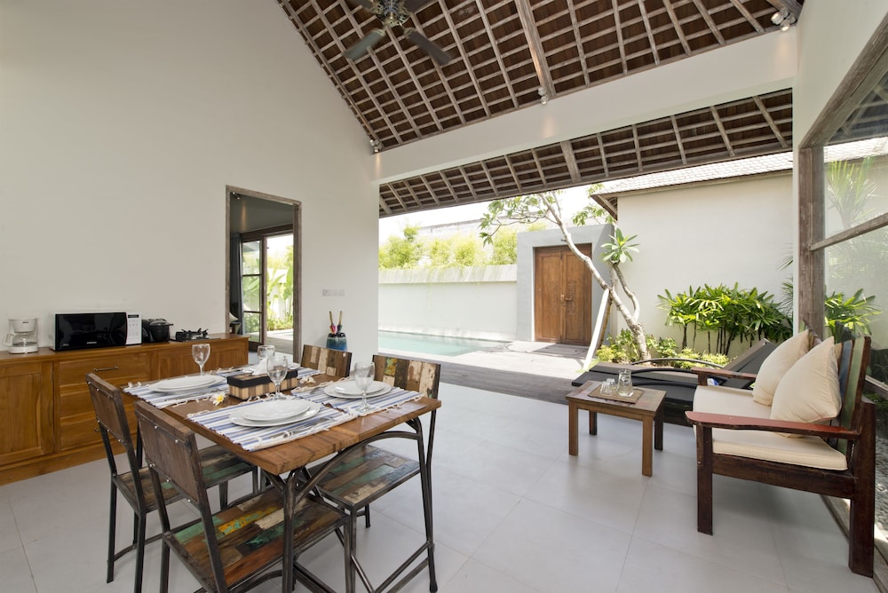 The Decks Bali 54/67