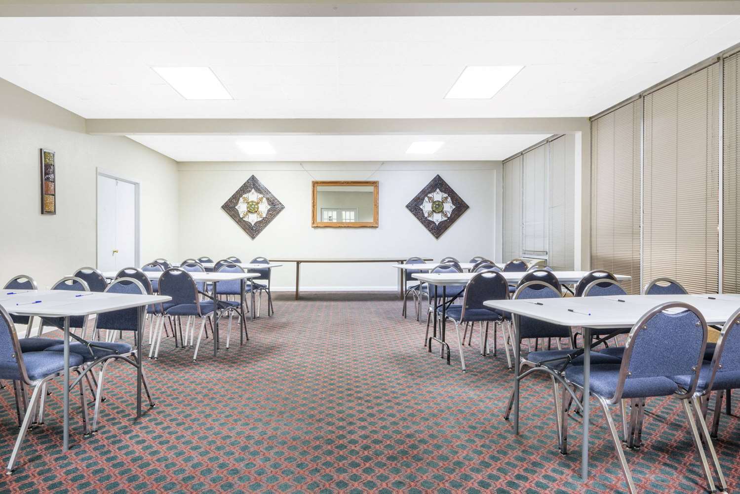 Super 8 by Wyndham Williamsburg 17/22