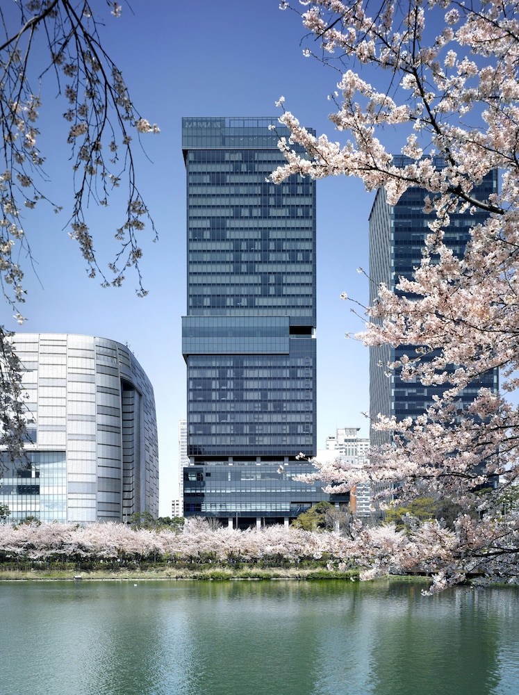 Sofitel Ambassador Seoul Hotel and Serviced Residences 69/71