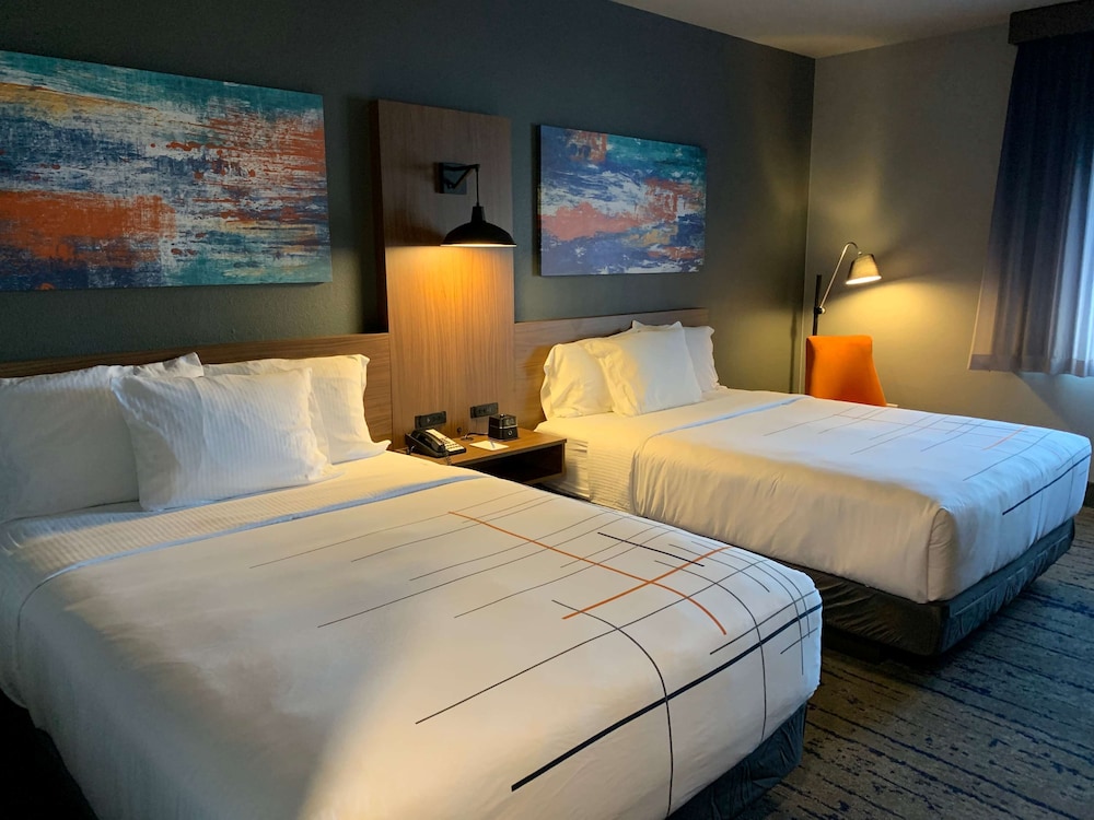 La Quinta Inn And Suites By Wyndham Springfield 20/46