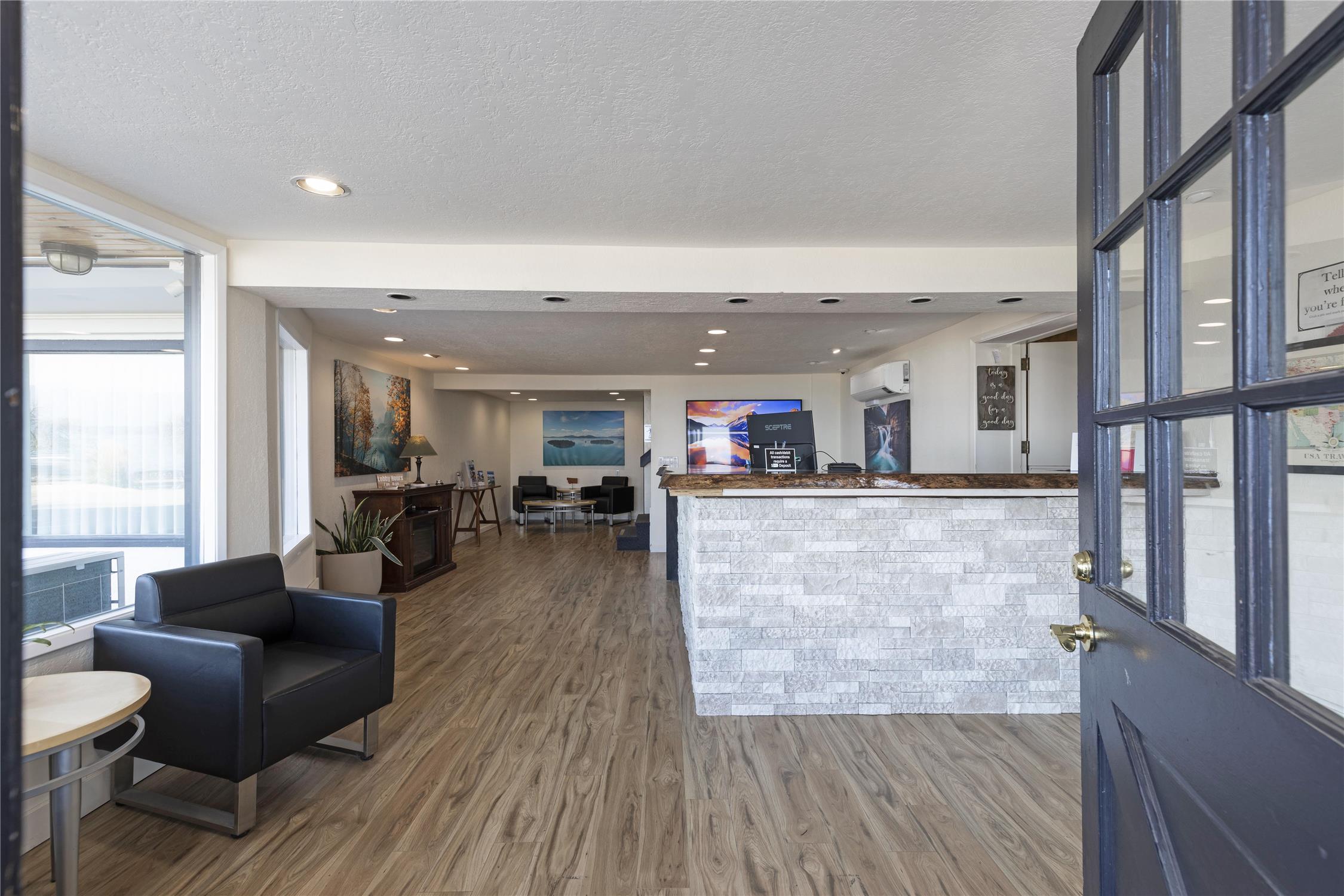 Americas Best Value Port Polson Inn 8/67
