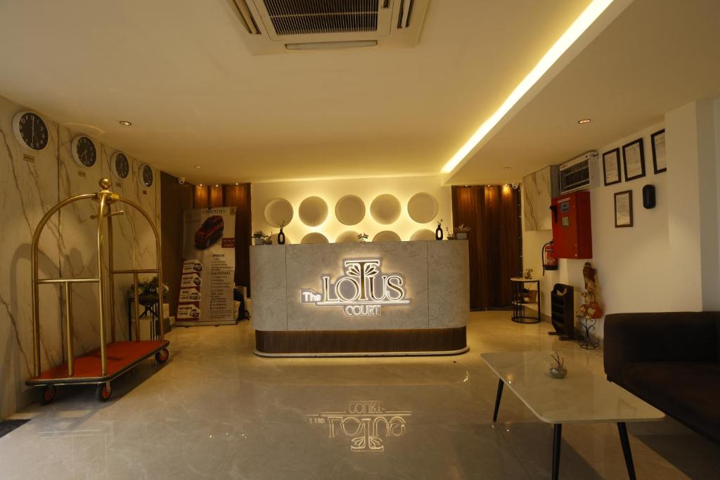 Lobby at Hotel The Lotus Court, NOIDA