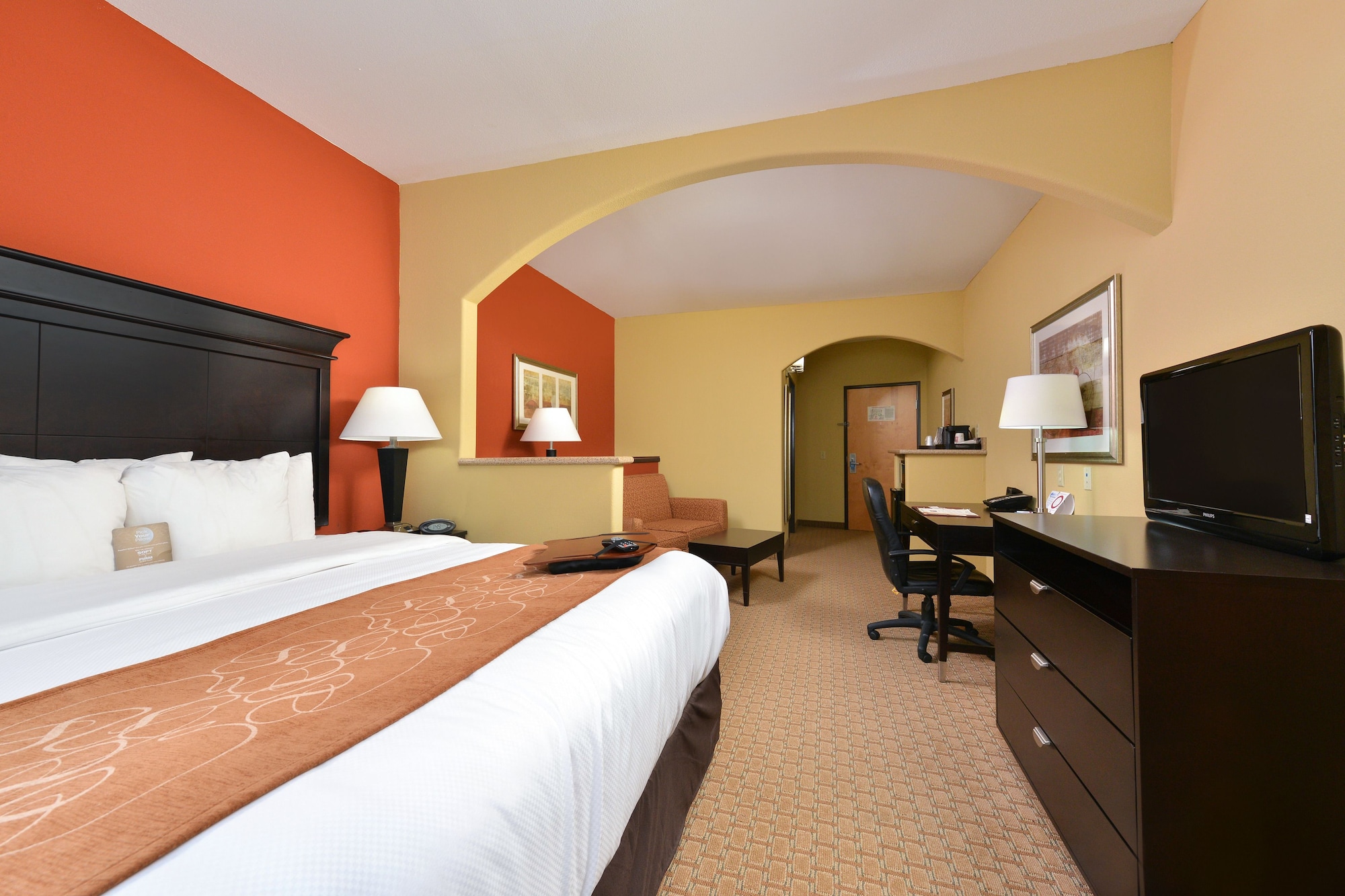 Suite, King Bed, Sofa