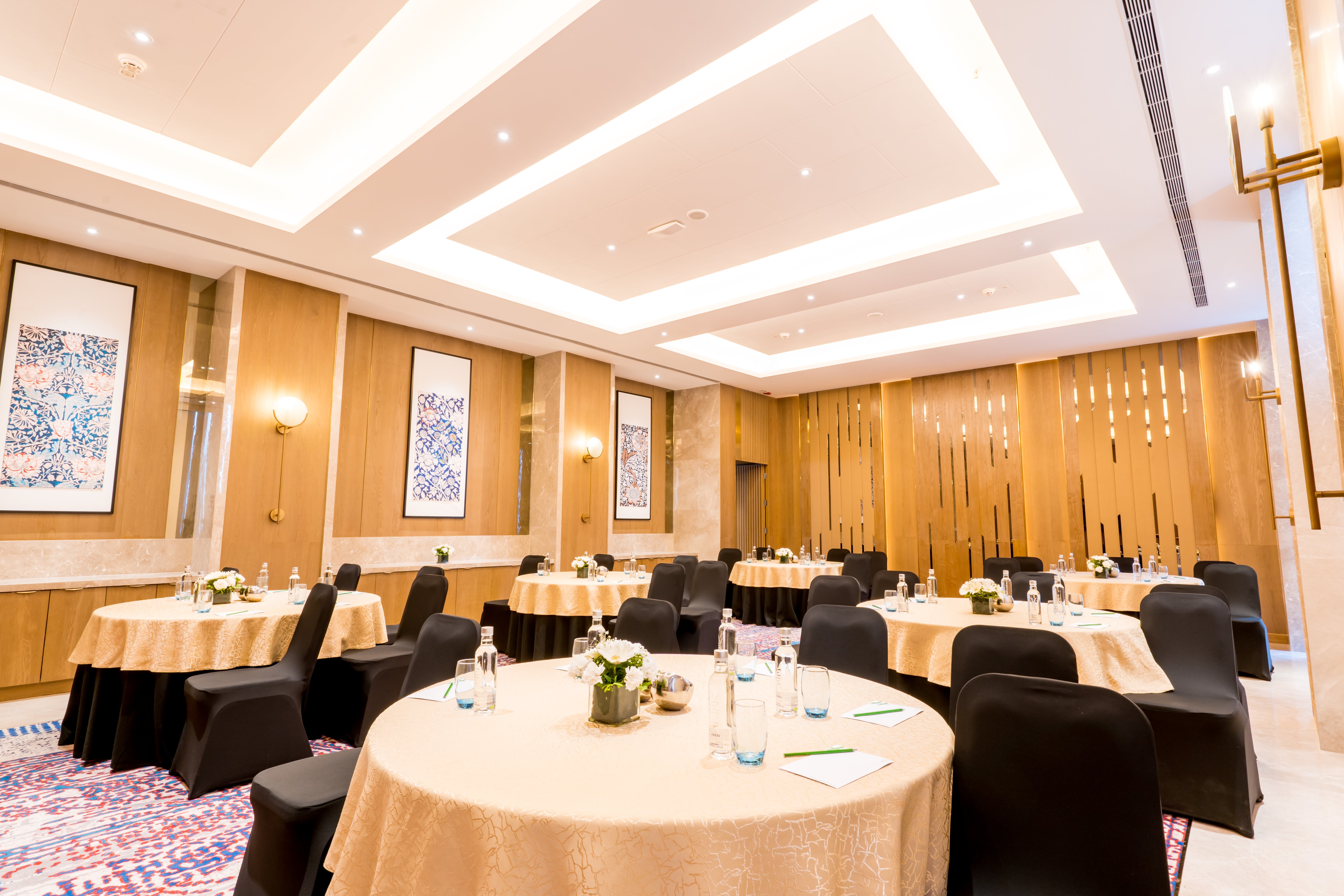 Holiday Inn Lucknow Airport 34/54
