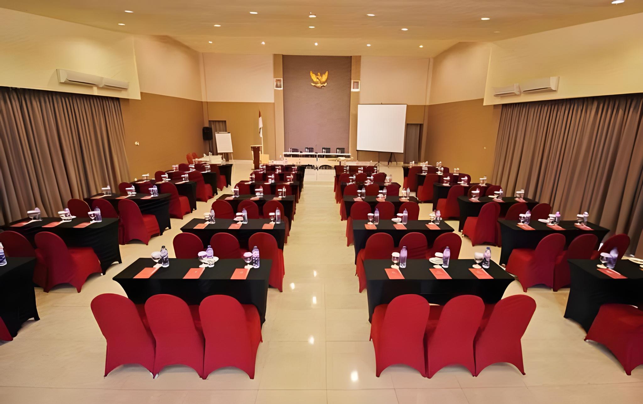 Grand Diara Hotel 33/42