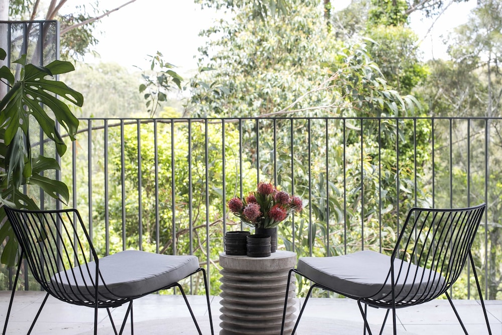 Bannisters Pavilion 42/44