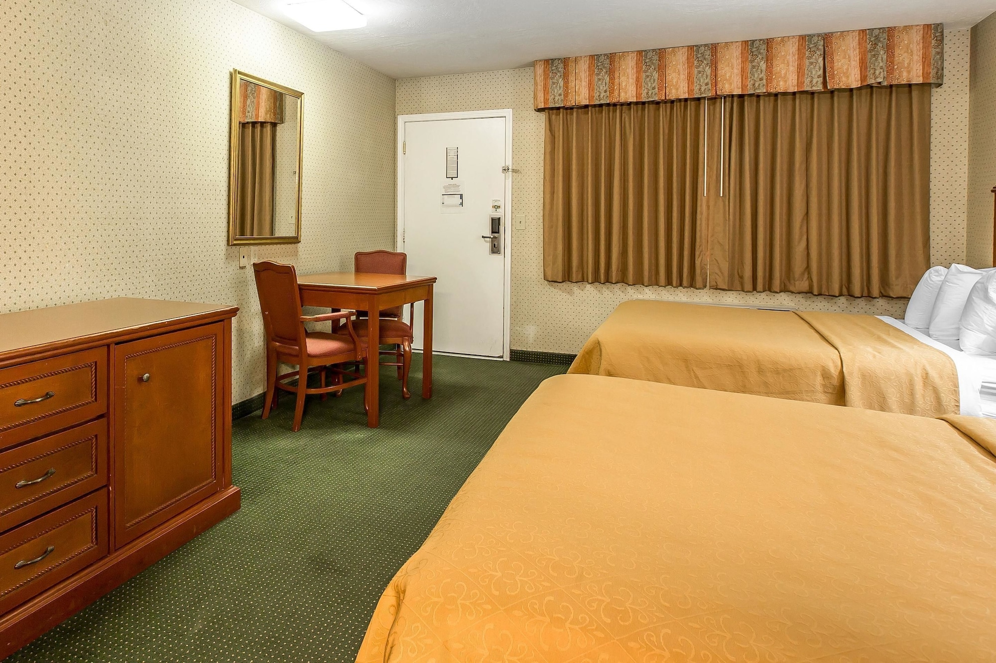 غرفة قياسية بسريرين كوين، Quality Inn Near China Lake Naval Station 2/7