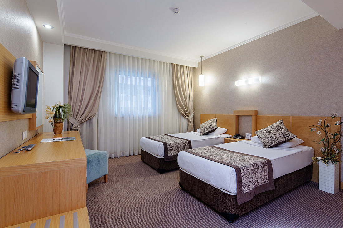 SUITE ROOM