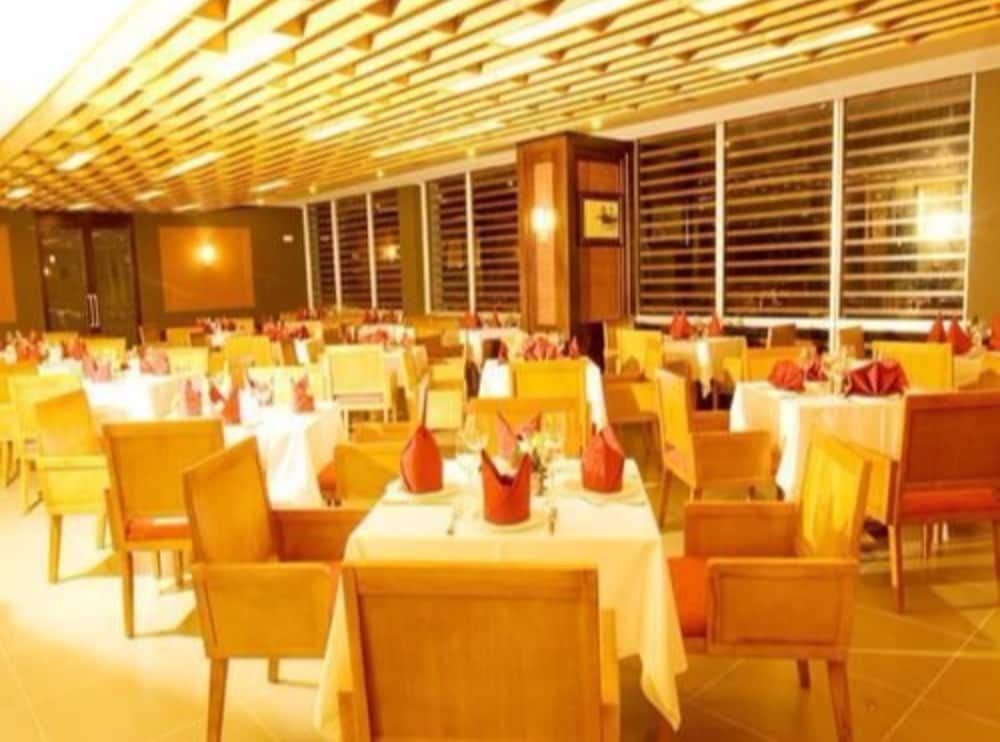 Petro Hotel 41/53