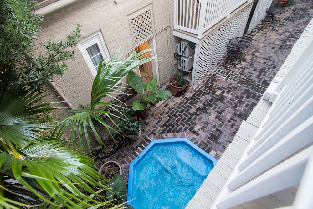 Inn On Ursulines 5/45
