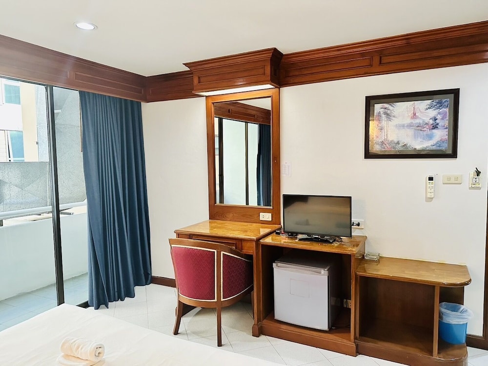 Lime Hotel Patong 35/50