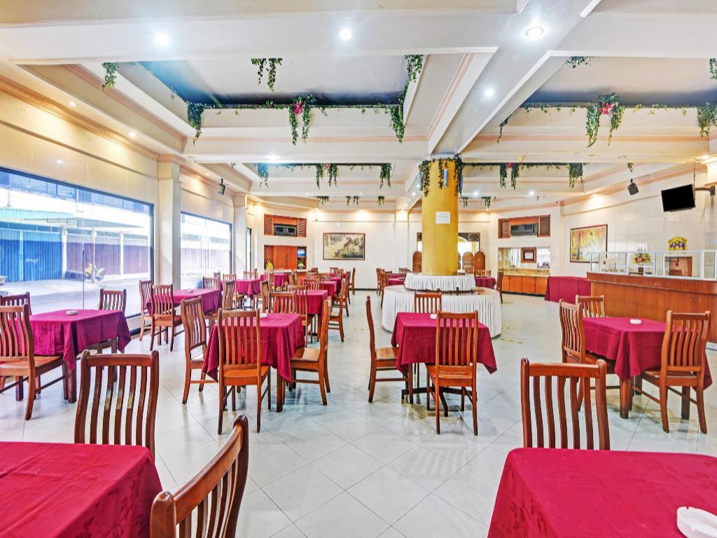 OYO 1178 Plaza Hotel Tanjung Pinang 31/50