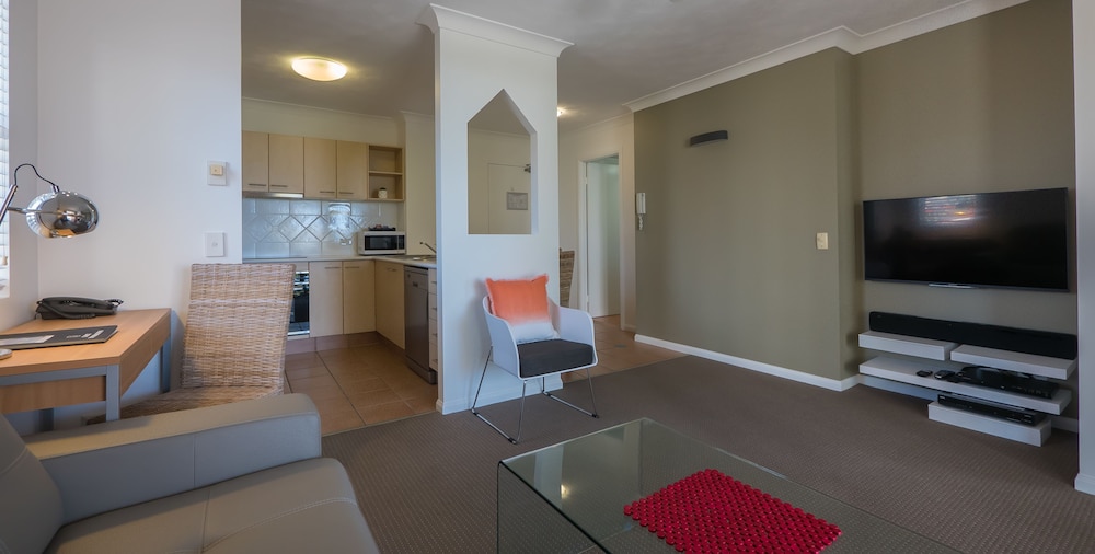 San Mateo on Broadbeach 32/51