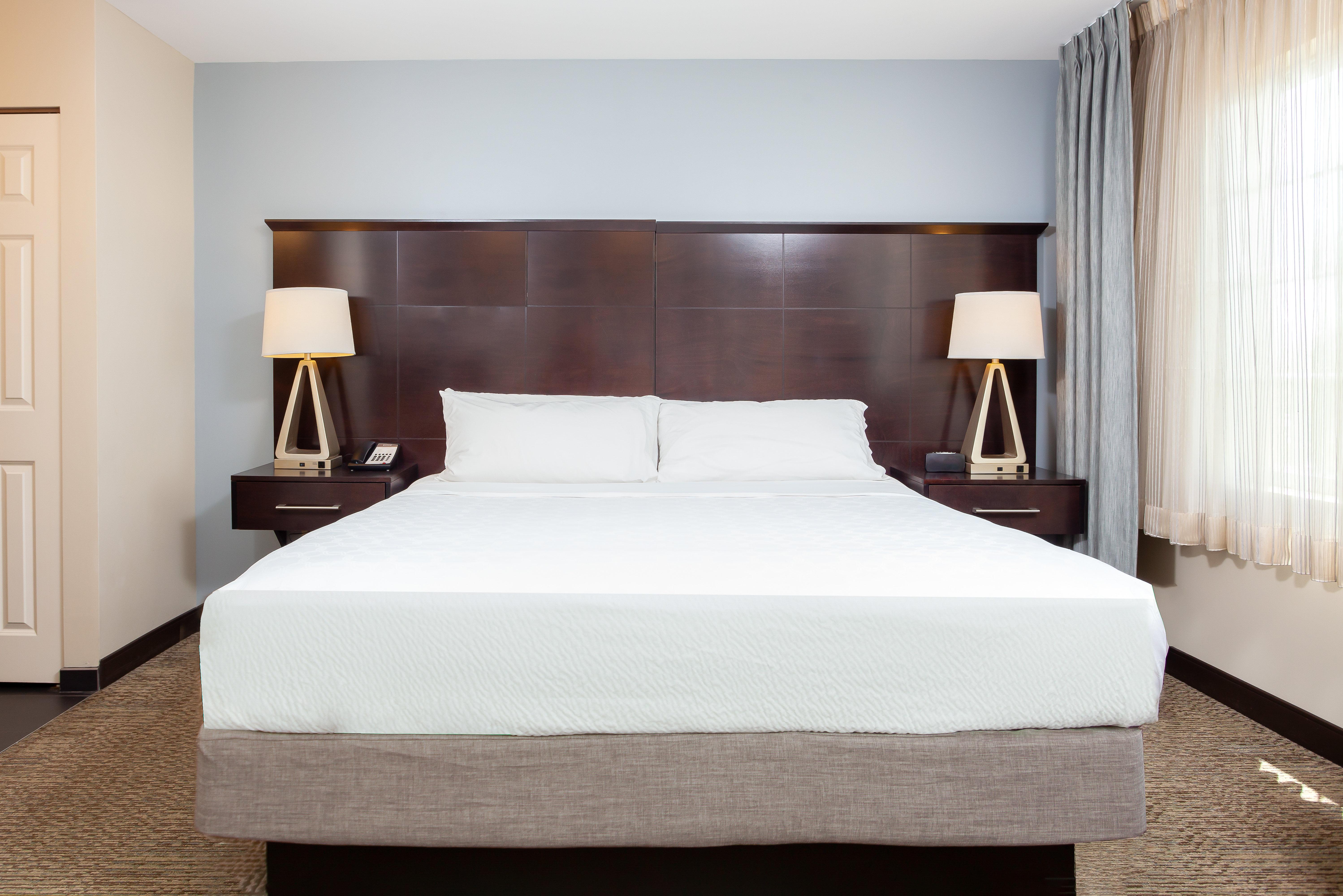 Studio, King Bed