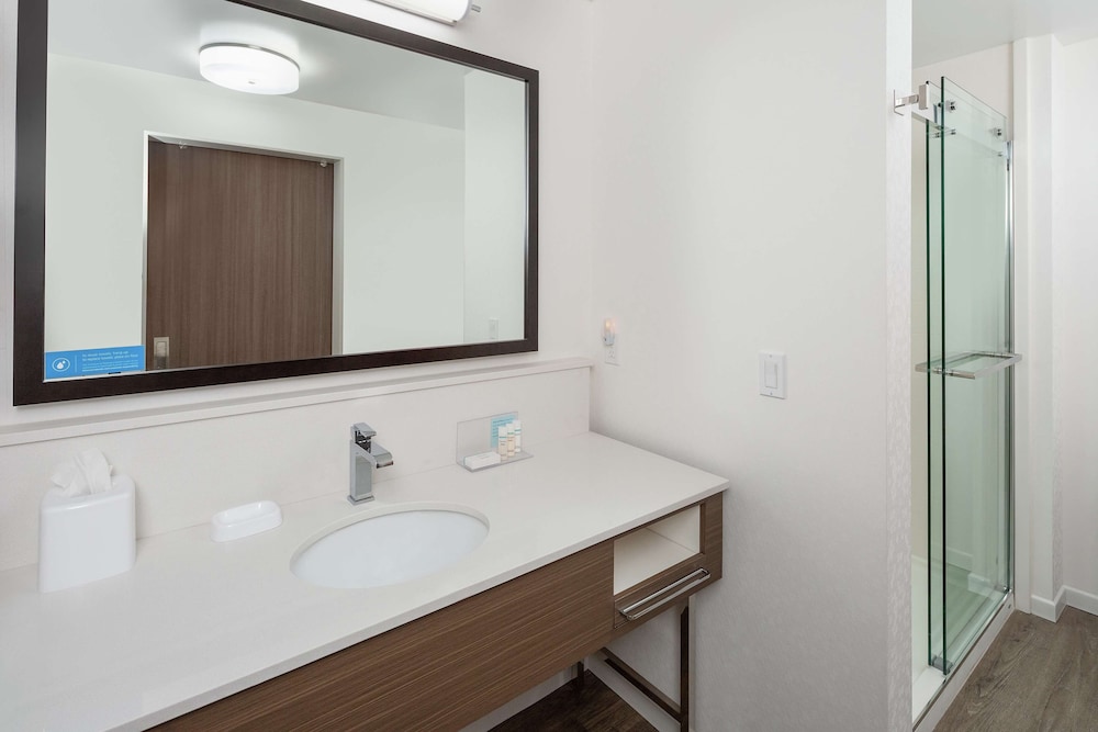Hampton Inn and Suites San Diego Airport Liberty Station 16/46