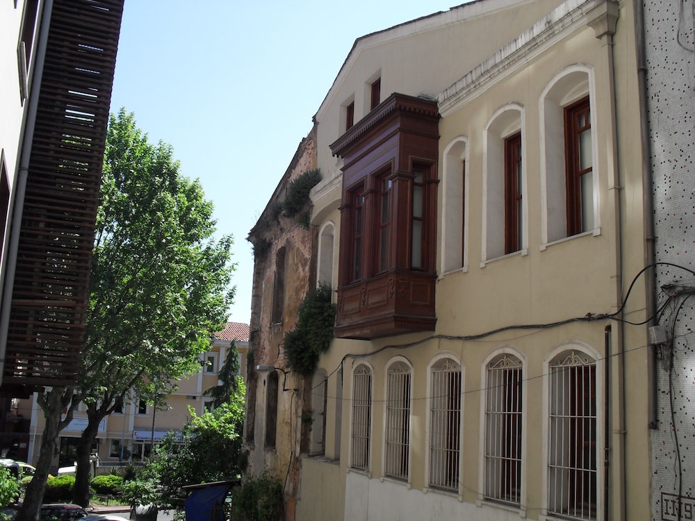 The Pashas House 4/44