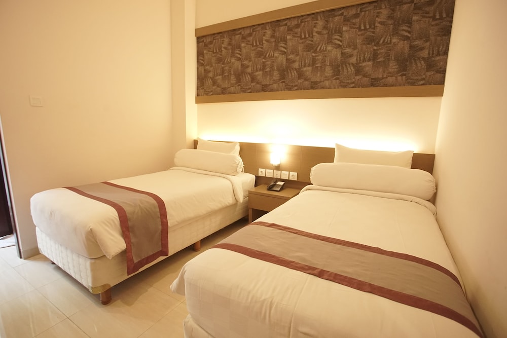 Viva Hotel Kediri by Azana 10/55