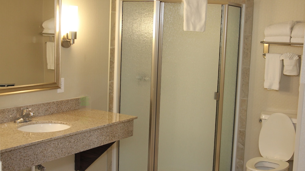 Holiday Inn Express And Suites Indianapolis W Airport Area 15/65