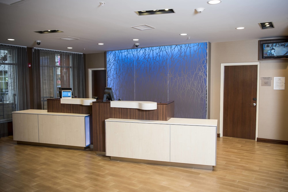 FAIRFIELD INN & SUITES CINCINNATI UPTOWN/UNIVERSITY AREA 6/50