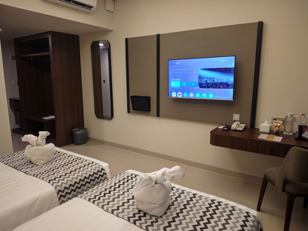 Azana Garden Hill Resort 8/16