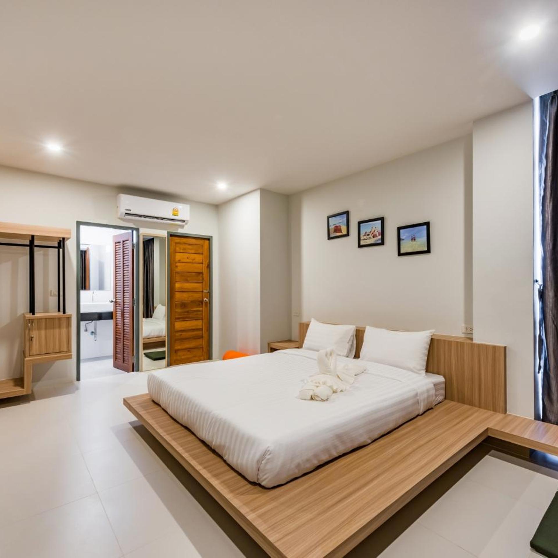 Phuket Marine Poshtel 8/100