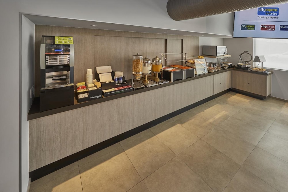 Lobby at City Express Junior by Marriott Cancun, CANCUN
