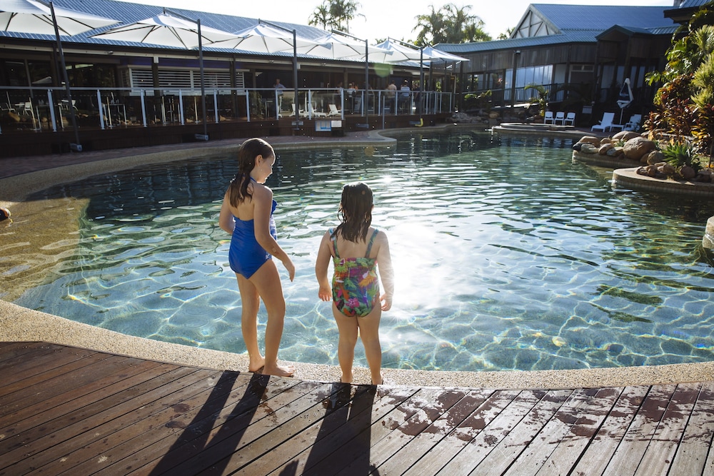 MERCURE TOWNSVILLE 32/61